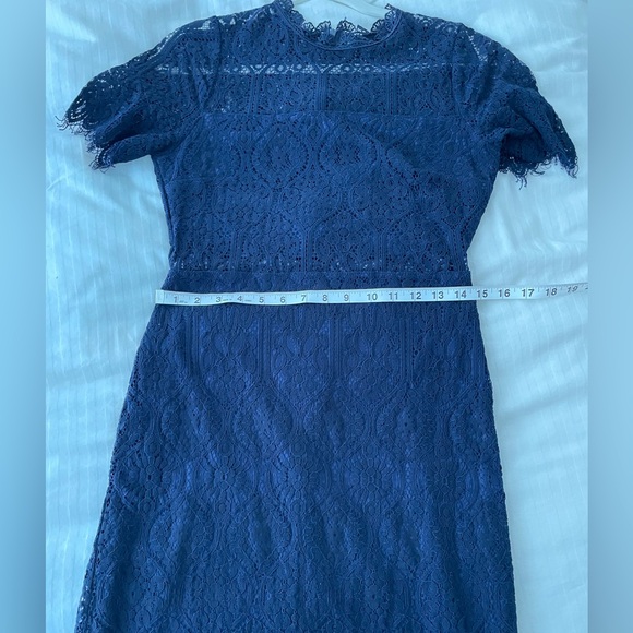 EUC Remarkable Navy Blue Sheer Lace Short Sleeve Mini Dress Sz L - Picture 4 of 10